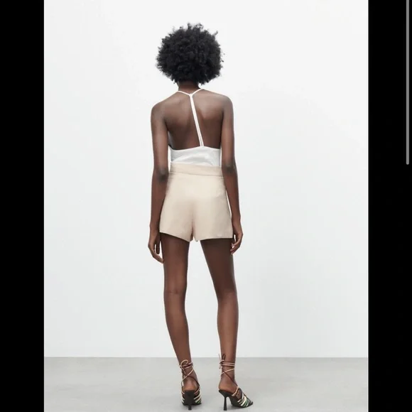 Zara gold button shorts - Picture 2 of 8